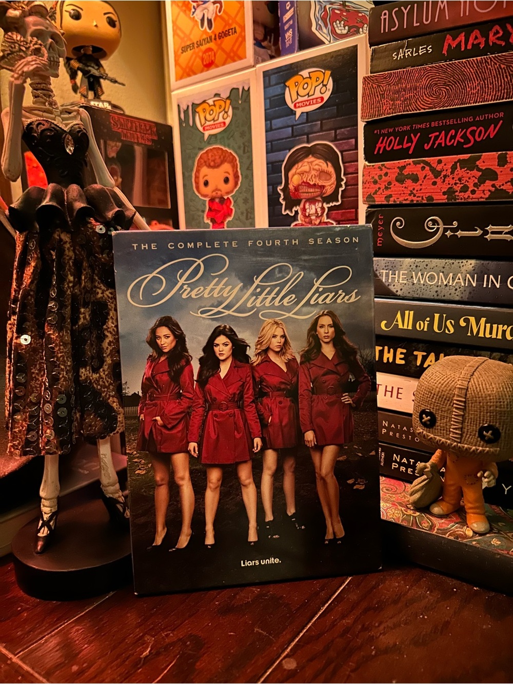 Pretty Little Liars: The Complete Fourth Season - DVD/Blu-ray (Red)